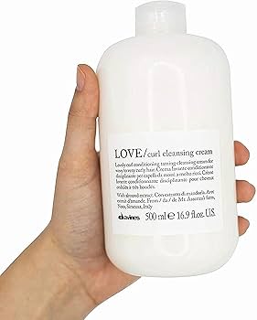 Очищающая пенка для усиления завитка - Davines Essential Haircare Love Curl cleansing cream