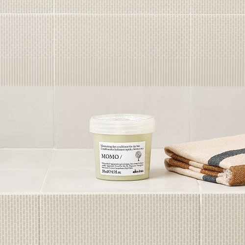 Увлажняющий кондиционер, облегчающий расчесывание волос - Davines Essential Haircare MoMo Conditioner